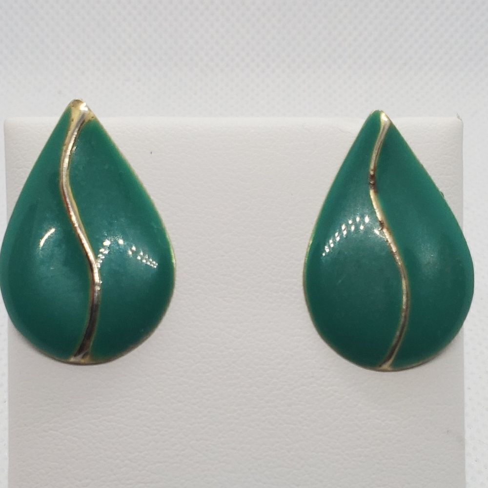 Vintage Retro Green Teardrop Earrings